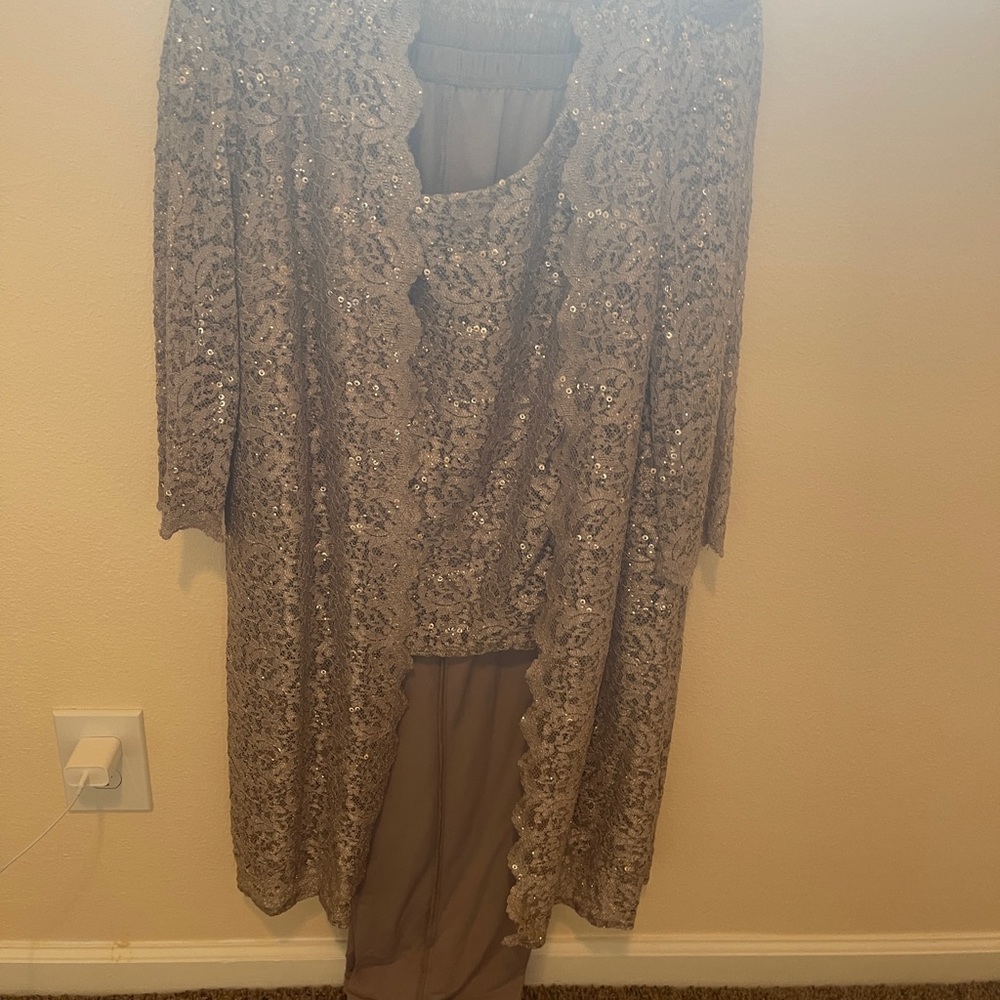 Davids bridal pant suite only worn once in great condition